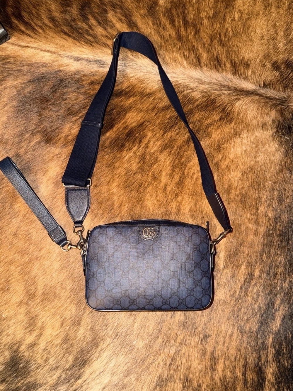 Gucci GG Supreme Crossbody Bag 699439 Navy Blue Canvas Leather Authentic